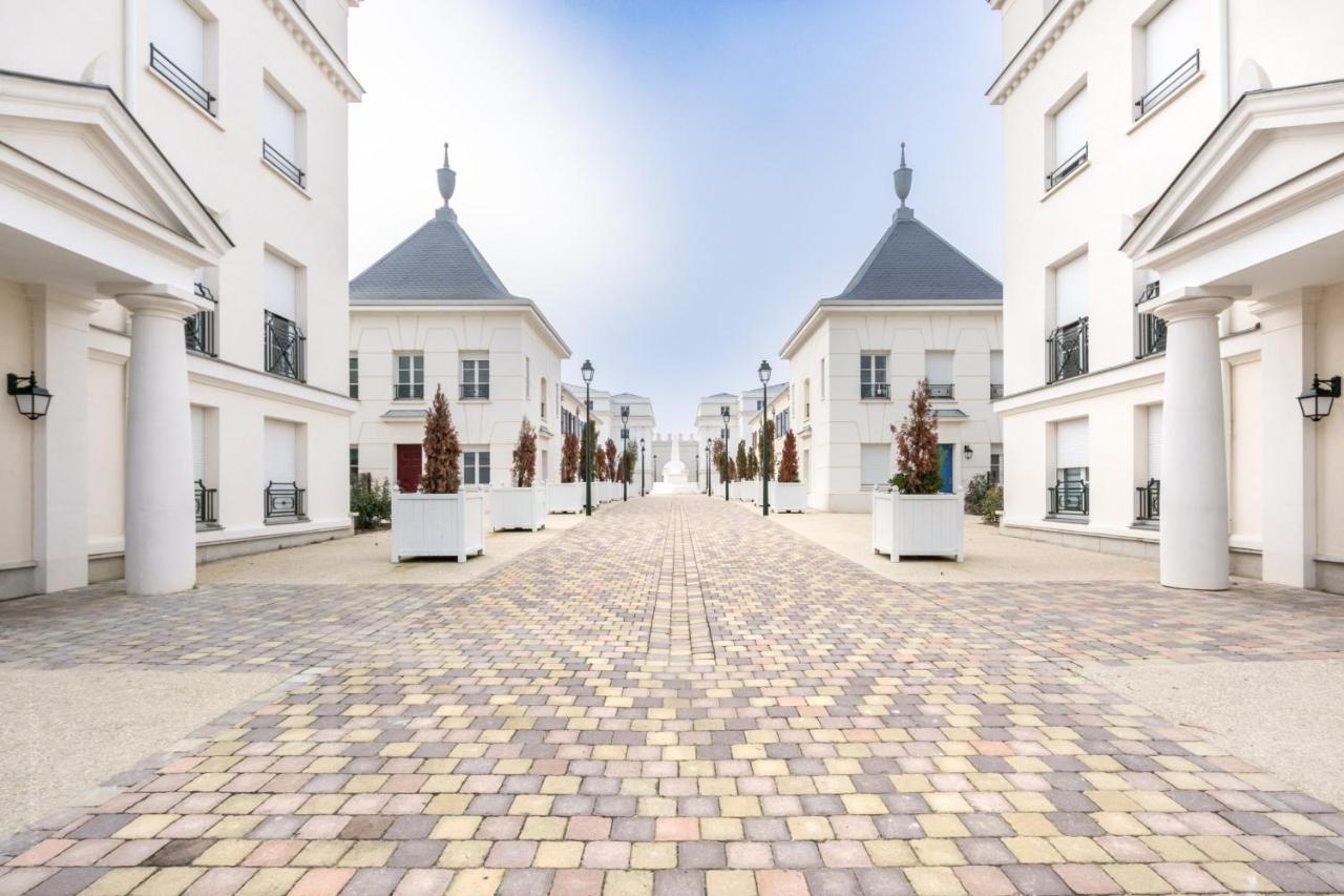 Le Celeste By Plaza Serris Exterior foto