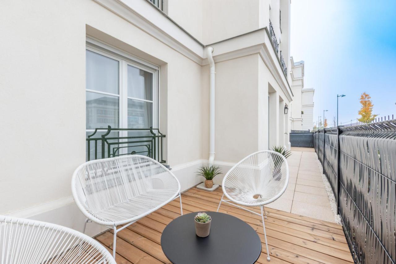 Le Celeste By Plaza Serris Exterior foto
